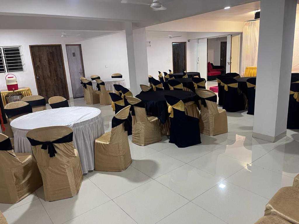 Oyo Hotel Happy Homes Bhopal Ngoại thất bức ảnh